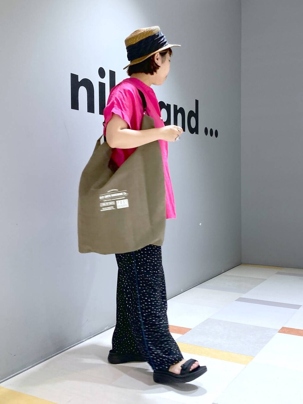 「低身長、体型カバー、ユニセックス」|「niko and...のDRYユルプリントパンツ(その他パンツ、ブラック系)」を使った、タゾエさん(レディース・155cm)の夏コーディネートの3枚目の写真