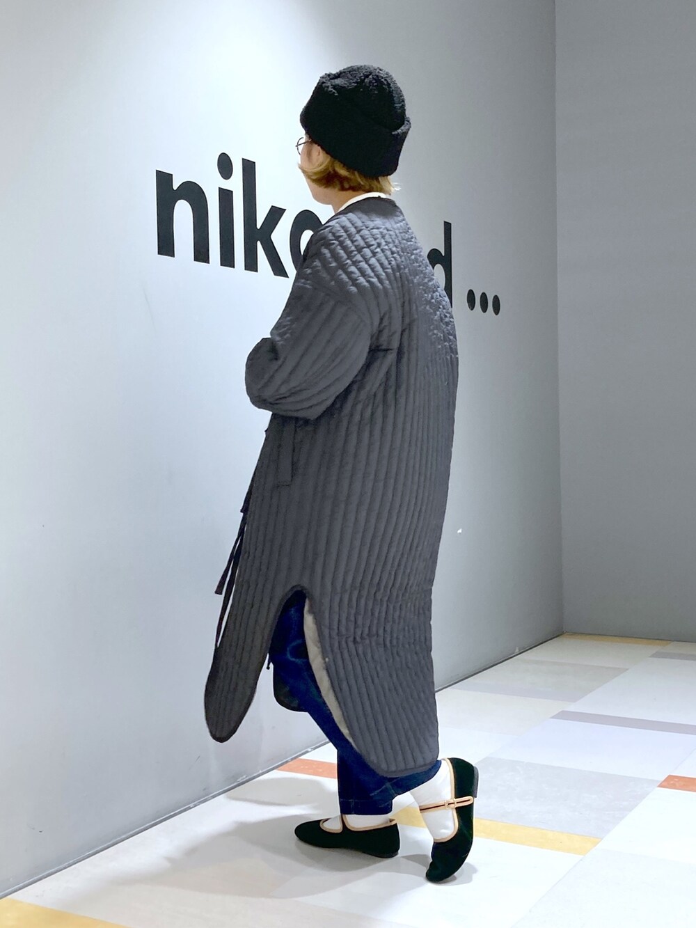 「カジュアルコーデ、メンズニット、ロングコート、キルティングコート」｜「niko and...のオリジナルカンフーシューズN【WEB限定サイズ・カラー有り】（パンプス、グリーン系）」を使った、タゾエさん（レディース・156cm）の冬コーディネートの2枚目の写真