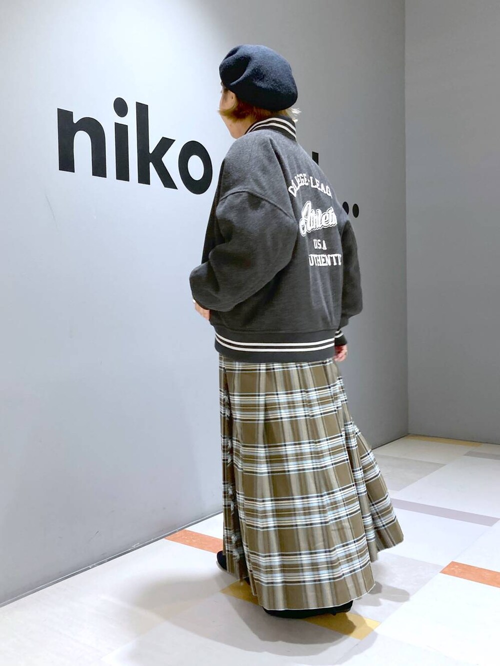 「低身長、体型カバー、ユニセックス」｜「niko and...のソフトタッチハイネックラインプルオーバー（ニット/セーター、オレンジ系）」を使った、タゾエさん（レディース・155cm）の秋コーディネートの2枚目の写真
