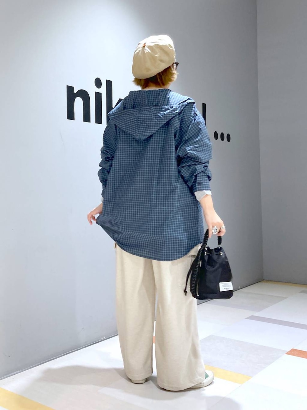 「低身長、体型カバー、ユニセックス」｜「niko and...のフード付きチェックシャツ（シャツ/ブラウス、グリーン系）」を使った、タゾエさん（レディース・155cm）の冬コーディネートの3枚目の写真