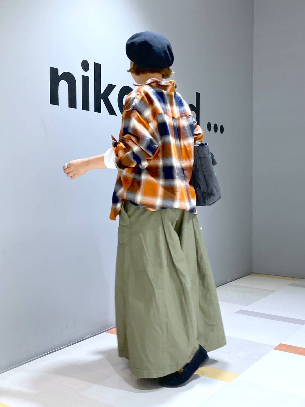 「低身長、体型カバー、ユニセックス」|「niko and...のオーガニックコットンテンセルロングTシャツ(Tシャツ/カットソー、ホワイト系)」を使った、タゾエさん(レディース・155cm)の秋コーディネートの2枚目の写真