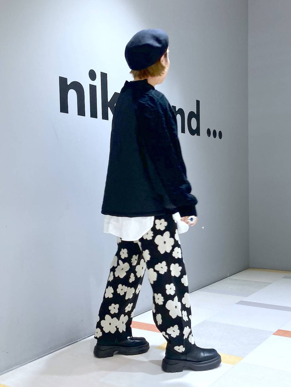 「低身長、体型カバー、ユニセックス」｜「niko and...のなめらかタッチニットパンツ（その他パンツ、グレー系）」を使った、タゾエさん（レディース・155cm）の冬コーディネートの4枚目の写真