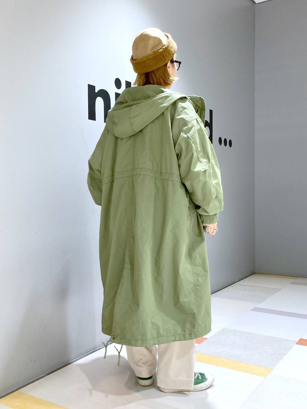 「低身長、体型カバー、ユニセックス」｜「niko and...のゆるっと起毛ワークパンツ（その他パンツ、ベージュ系）」を使った、タゾエさん（レディース・155cm）の冬コーディネートの4枚目の写真