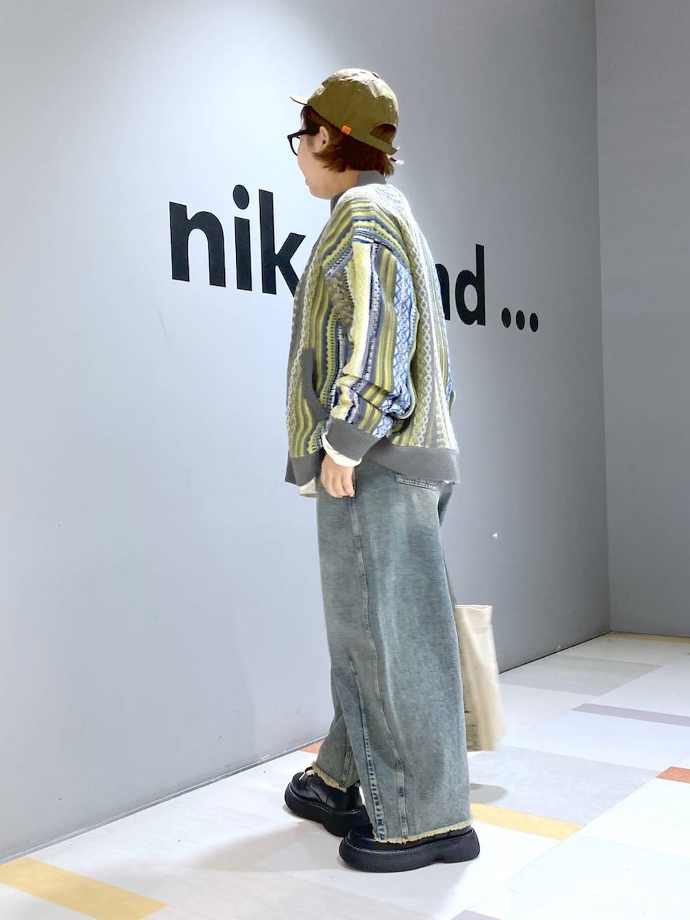 「低身長、体型カバー、ユニセックス」|「niko and...のオリジナルニコロゴテープトートバッグ(トートバッグ、ベージュ系)」を使った、タゾエさん(レディース・155cm)の冬コーディネートの2枚目の写真