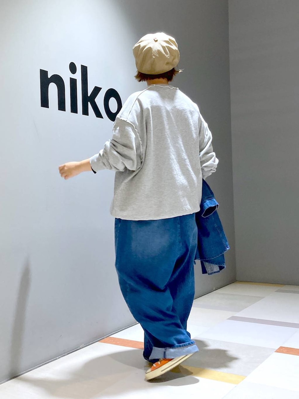 「低身長、ユニセックス、体型カバー」｜「niko and...のミニパイルステッチプルオーバー（Tシャツ/カットソー、ホワイト系）」を使った、タゾエさん（レディース・155cm）の冬コーディネートの3枚目の写真