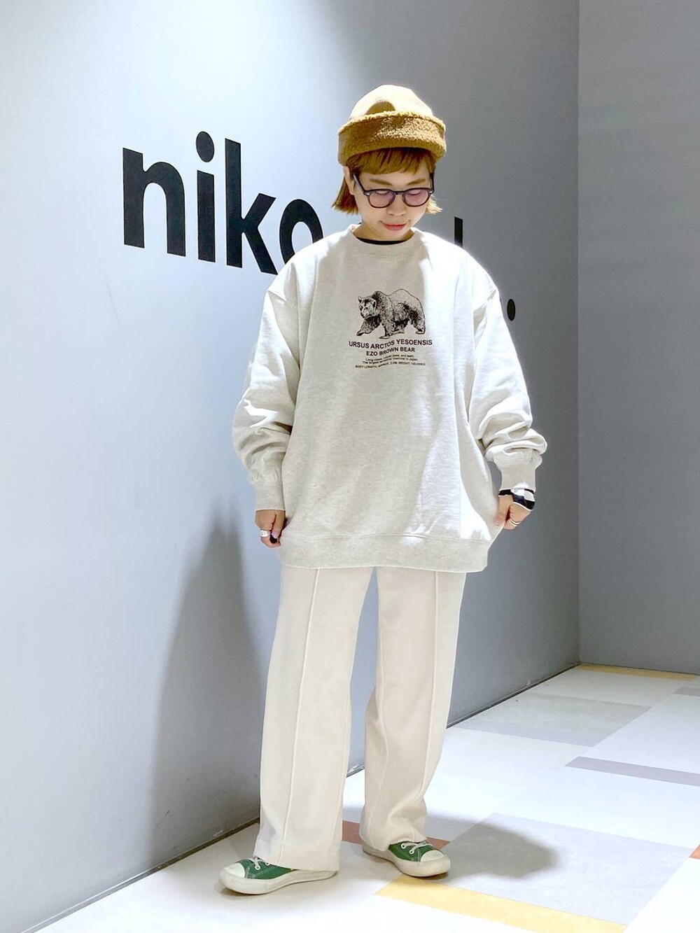 「低身長、体型カバー、ユニセックス」｜「niko and...のゆるっと起毛ワークパンツ（その他パンツ、ベージュ系）」を使った、タゾエさん（レディース・155cm）の冬コーディネートの6枚目の写真
