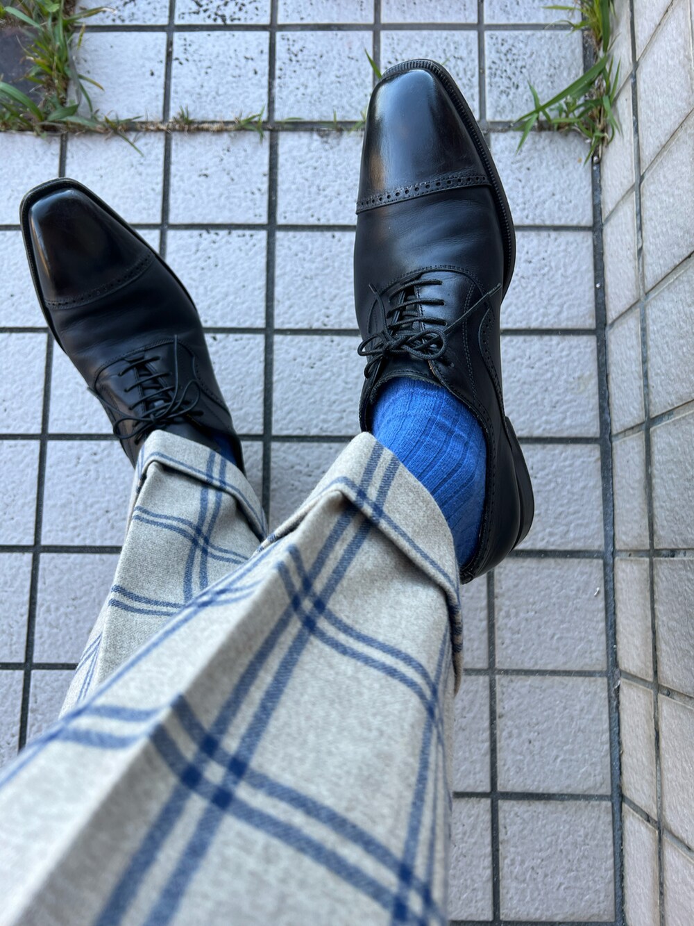 「ITAL STYLEのアイテム（ビジネスシャツ、ホワイト系）」を使った、michi-michiさん（メンズ・165cm）の秋コーディネートの5枚目の写真