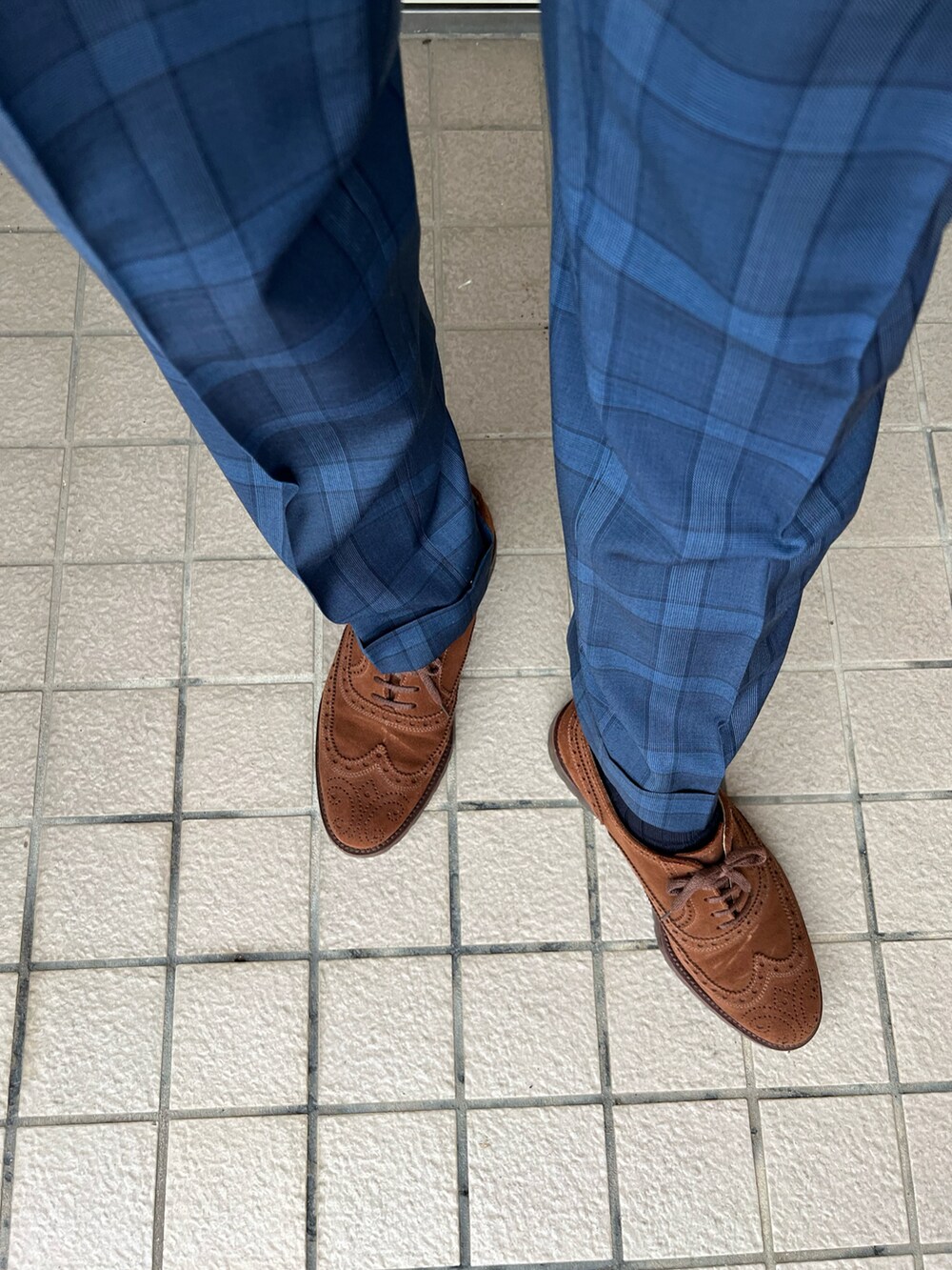 「RALPH LAURENのアイテム（ポケットチーフ、ブラウン系）」を使った、michi-michiさん（メンズ・165cm）の秋コーディネートの2枚目の写真