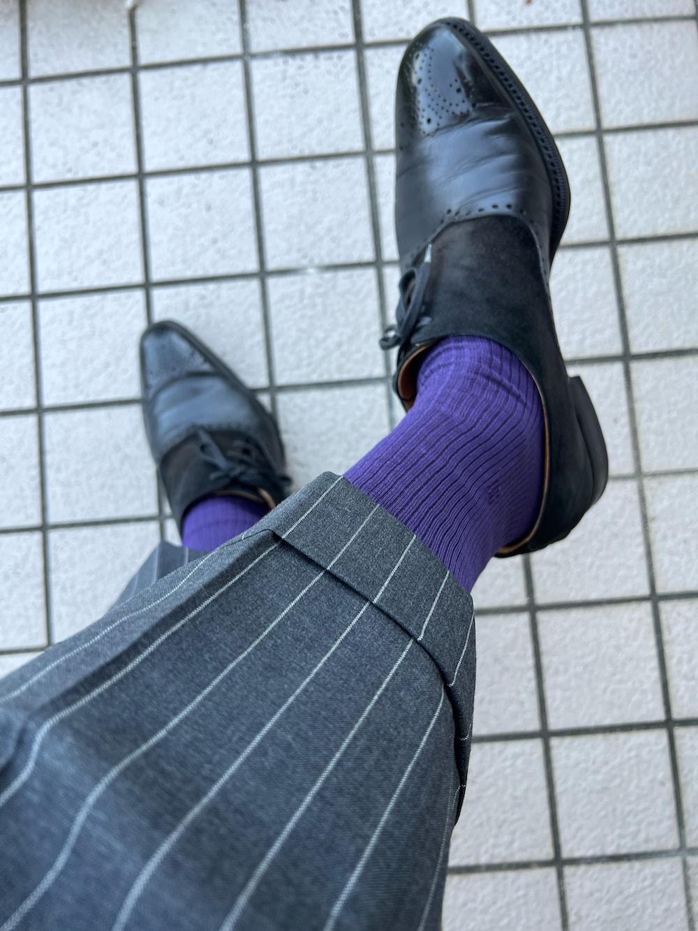 「UNITED ARROWSのアイテム（ネクタイ、パープル系）」を使った、michi-michiさん（メンズ・165cm）の春コーディネートの3枚目の写真