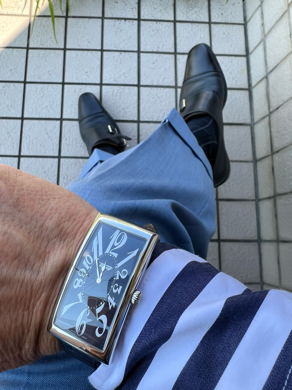 「ツサカテーラーのアイテム（ネクタイ、ブルー系）」を使った、michi-michiさん（メンズ・165cm）の秋コーディネートの2枚目の写真