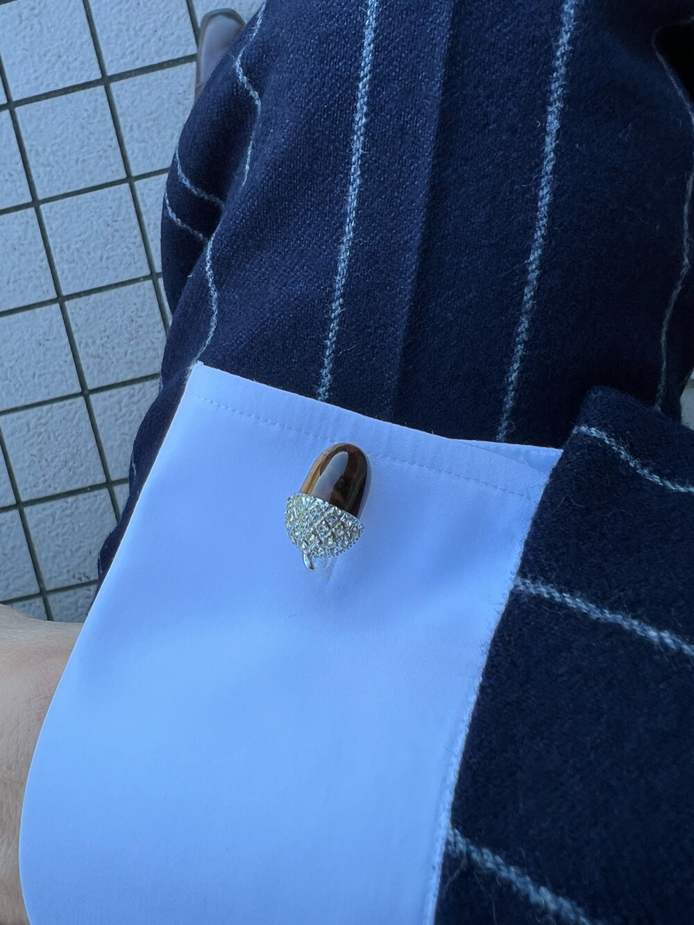「ROSI COLLECTIONのアイテム（ポケットチーフ、その他）」を使った、michi-michiさん（メンズ・165cm）の秋コーディネートの2枚目の写真