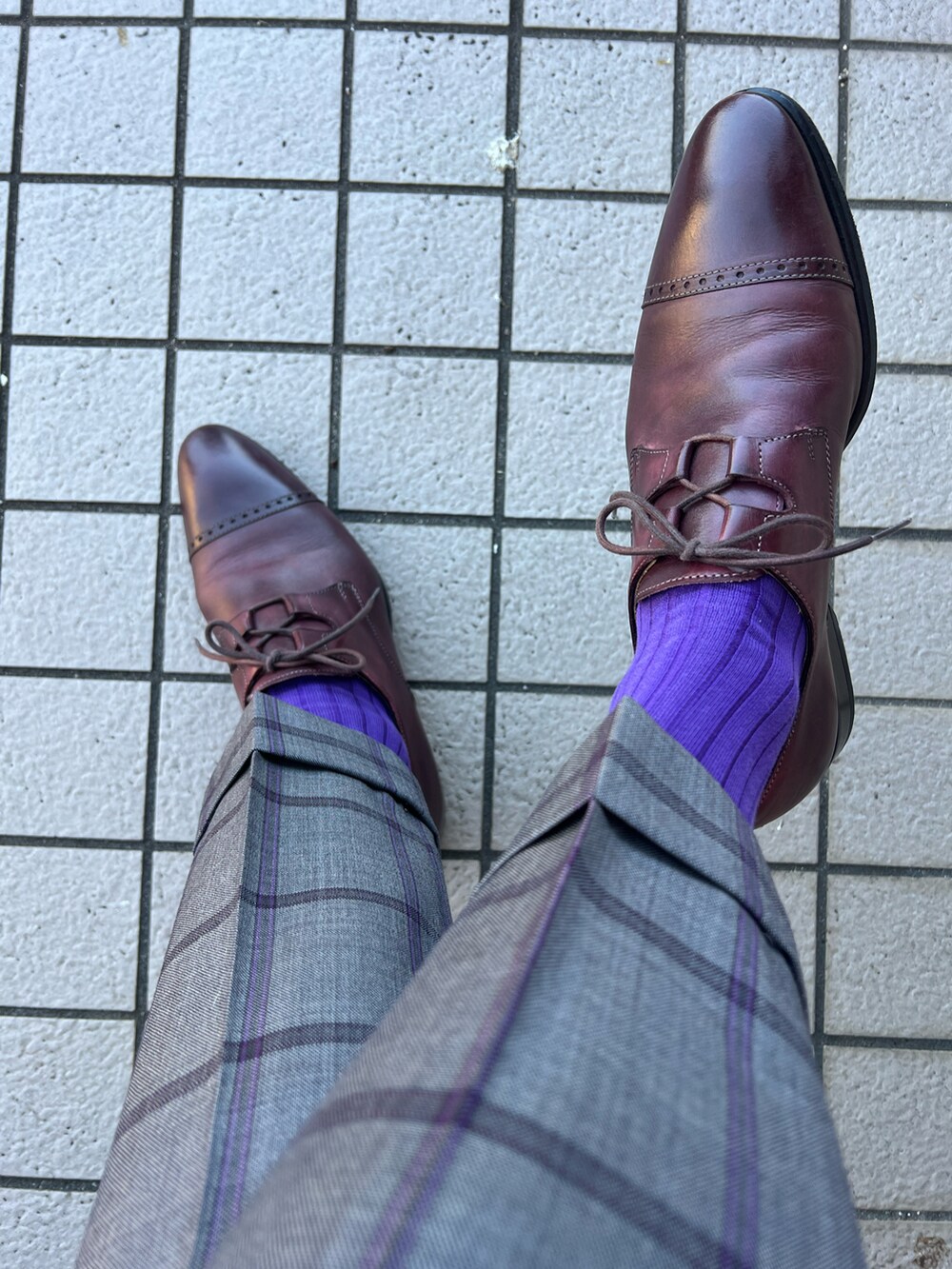 「FAIRFAXのアイテム（ネクタイ、レッド系）」を使った、michi-michiさん（メンズ・165cm）の冬コーディネートの4枚目の写真