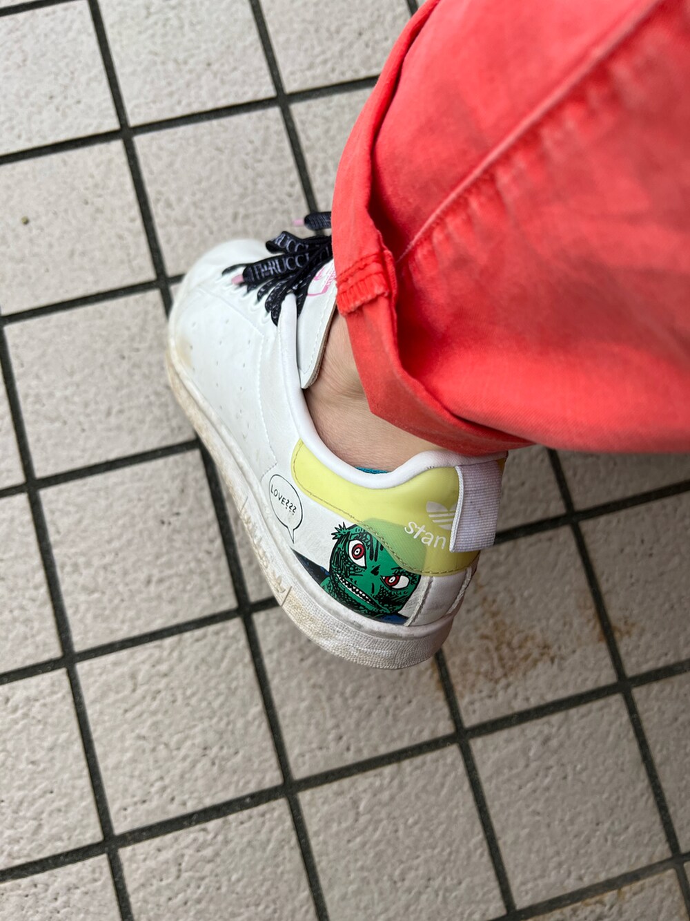 「URBAN RESEARCHのアイテム（タンクトップ、ホワイト系）」を使った、michi-michiさん（メンズ・165cm）の秋コーディネートの3枚目の写真