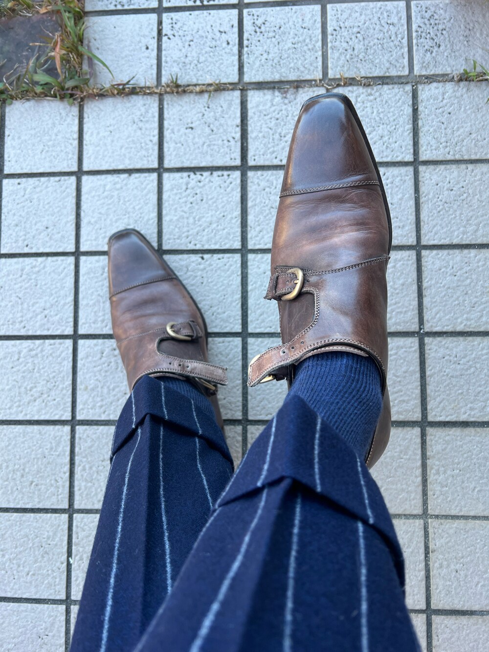 「RALPH LAURENのアイテム（ビジネスシャツ、ホワイト系）」を使った、michi-michiさん（メンズ・165cm）の冬コーディネートの4枚目の写真