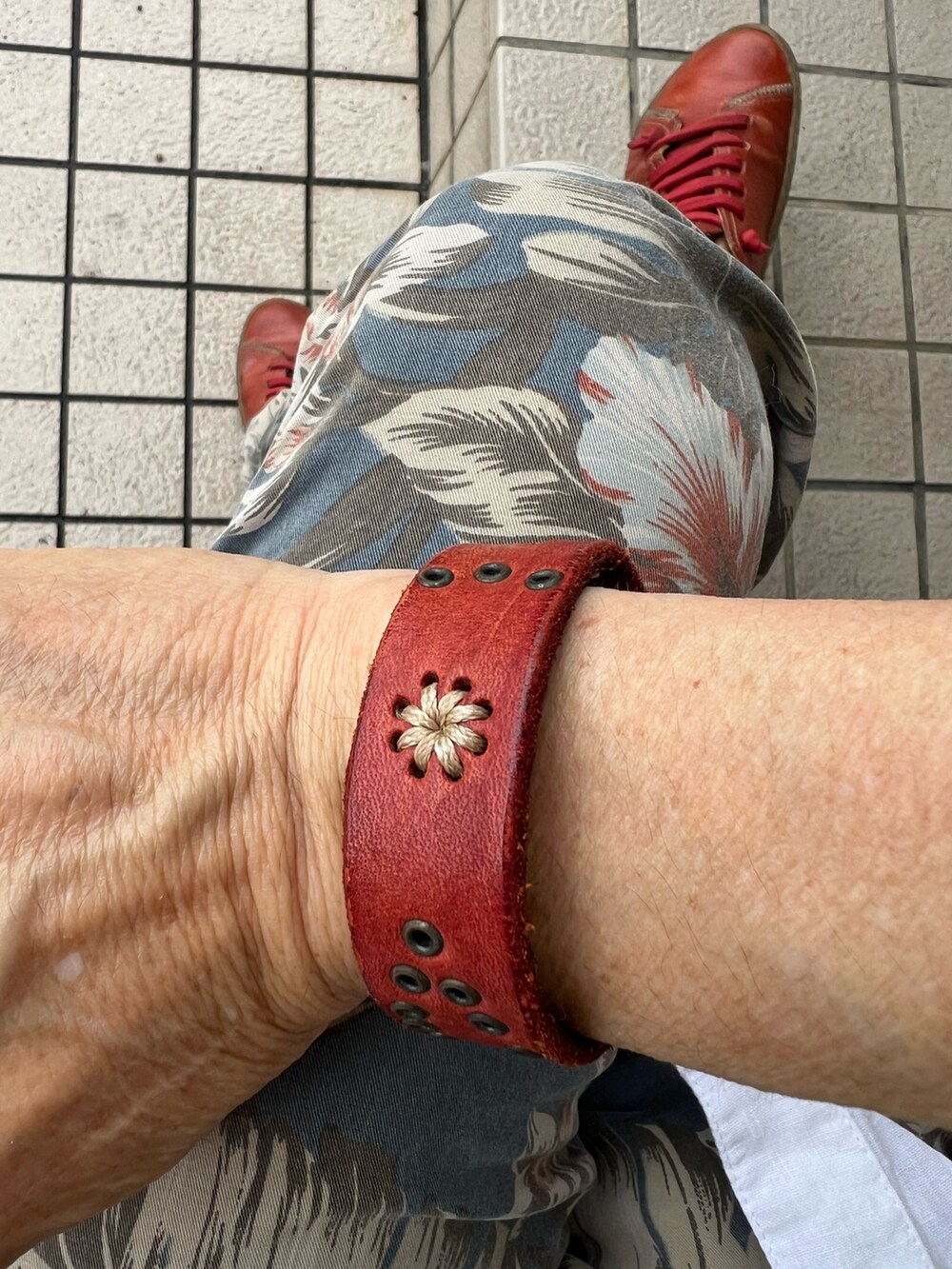 「MEDI DRESSのアイテム（タンクトップ、グリーン系）」を使った、michi-michiさん（メンズ・165cm）の夏コーディネートの2枚目の写真