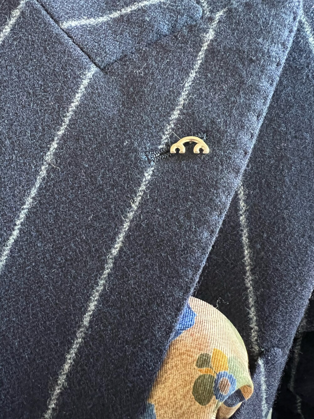 「RALPH LAURENのアイテム（ビジネスシャツ、ホワイト系）」を使った、michi-michiさん（メンズ・165cm）の冬コーディネートの3枚目の写真