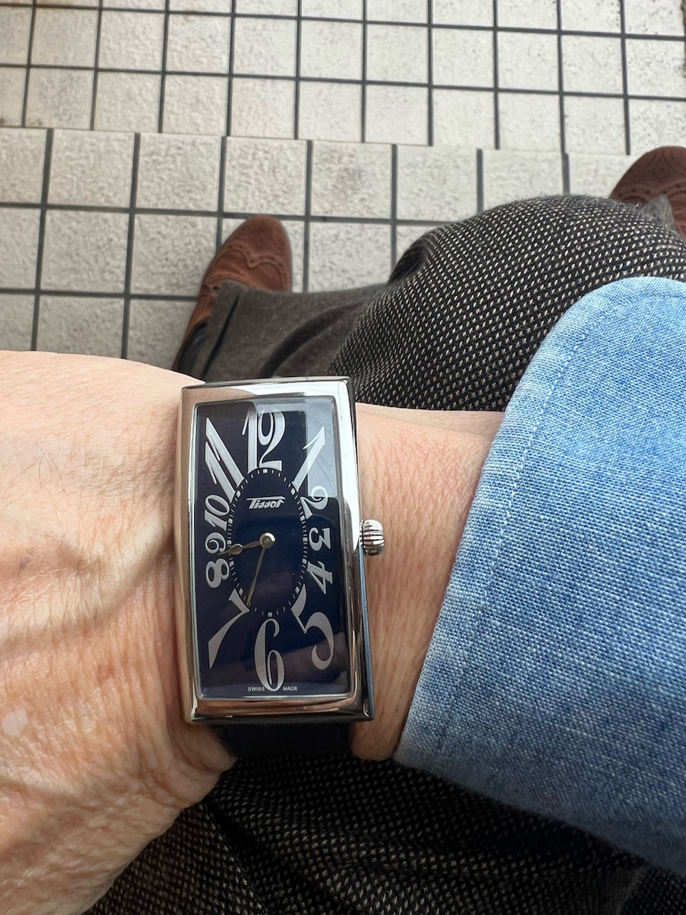 「THE SUIT COMPANYのアイテム（ポケットチーフ、ホワイト系）」を使った、michi-michiさん（メンズ・165cm）の春コーディネートの3枚目の写真