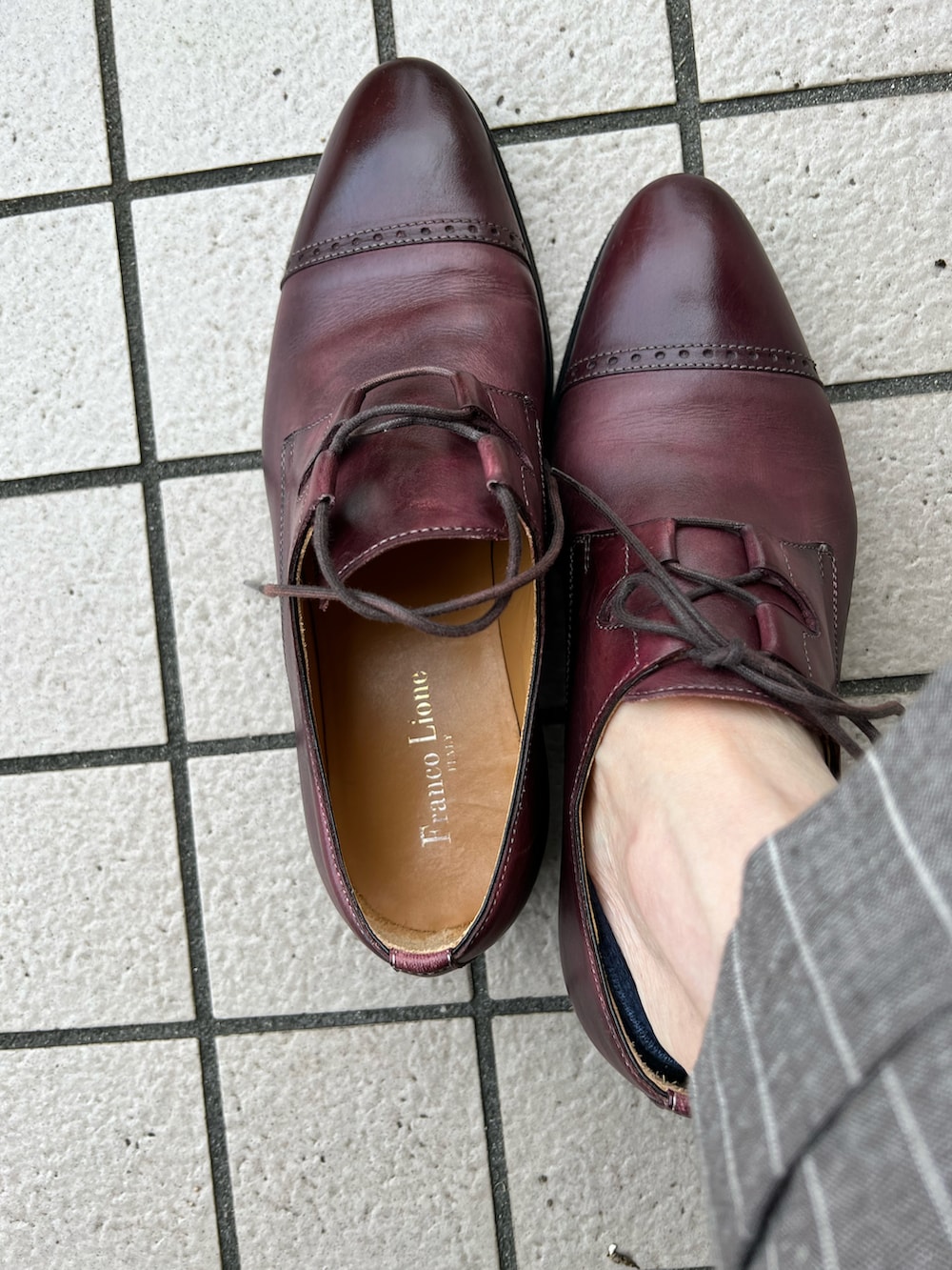 「RALPH LAURENのアイテム（ポケットチーフ、ブラウン系）」を使った、michi-michiさん（メンズ・165cm）の夏コーディネートの2枚目の写真