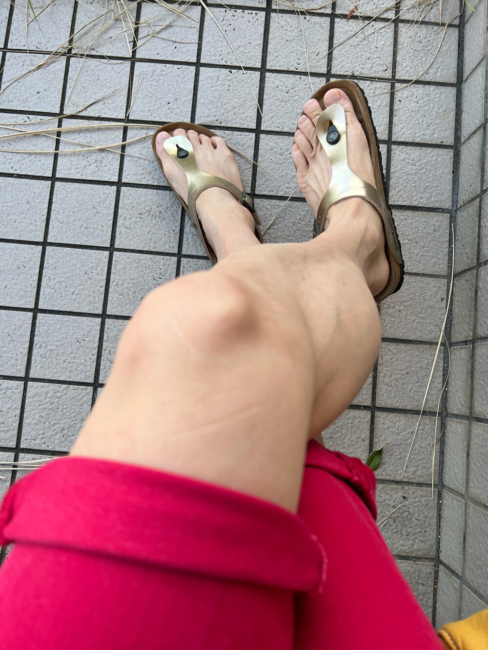 「adidasのアイテム（Tシャツ/カットソー、グレー系）」を使った、michi-michiさん（メンズ・165cm）の夏コーディネートの2枚目の写真