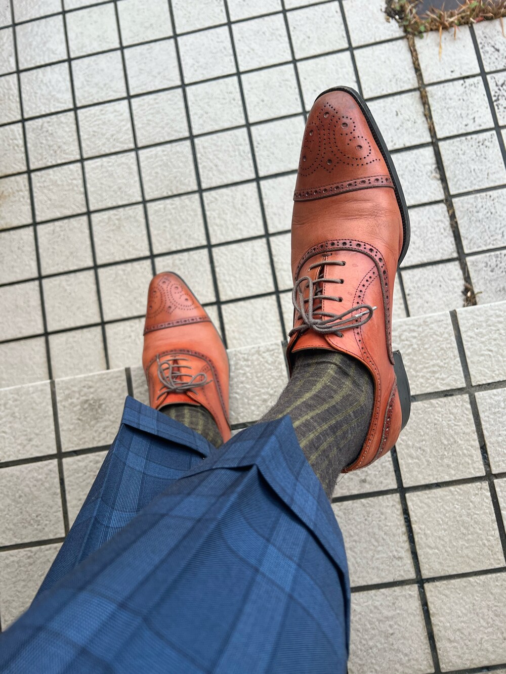 「ITAL STYLEのアイテム（ビジネスシャツ、ブルー系）」を使った、michi-michiさん（メンズ・165cm）の冬コーディネートの3枚目の写真