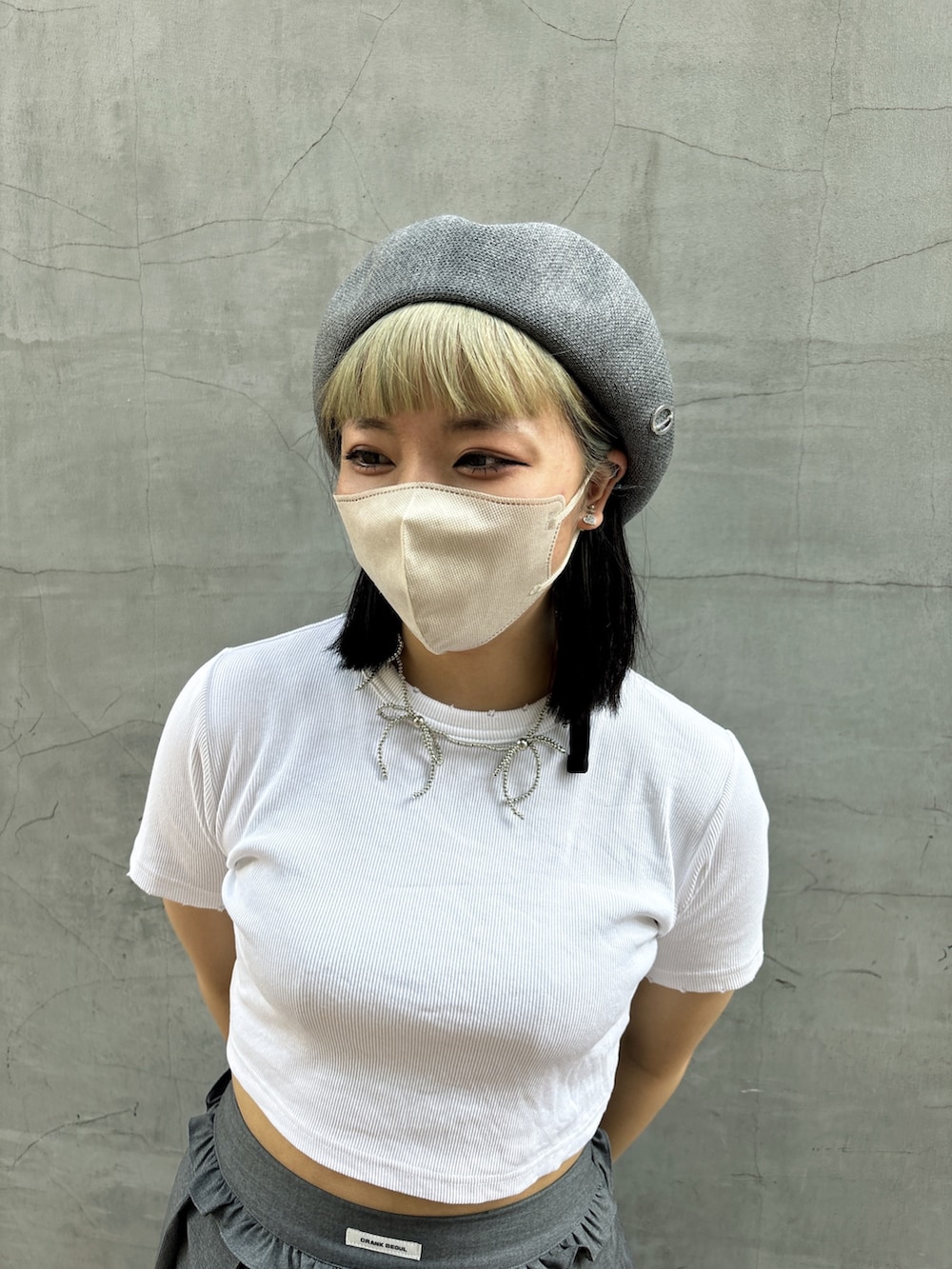 「韓国ファッション、プリーツスカート、ベレー帽、override、Chapeau d’ O、厚底ブーツ、韓国コーデ、秋服準備はじめました、お出かけコーデ、ロングスカート」｜「ZARAのアイテム（Tシャツ/カットソー、ホワイト系）」を使った、ももさん（レディース・162cm）の夏コーディネートの2枚目の写真