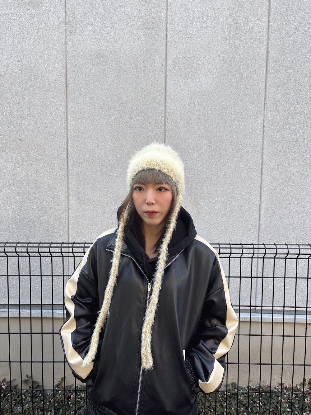 「プチプラ、ニット帽、ニットビーニー、ビーニー、override、override 、OVERRIDE、ショートパンツ、ロングブーツ、ロングブーツコーデ」｜「sheinのアイテム（ブーツ、ブラック系）」を使った、ももさん（レディース・162cm）の冬コーディネートの2枚目の写真