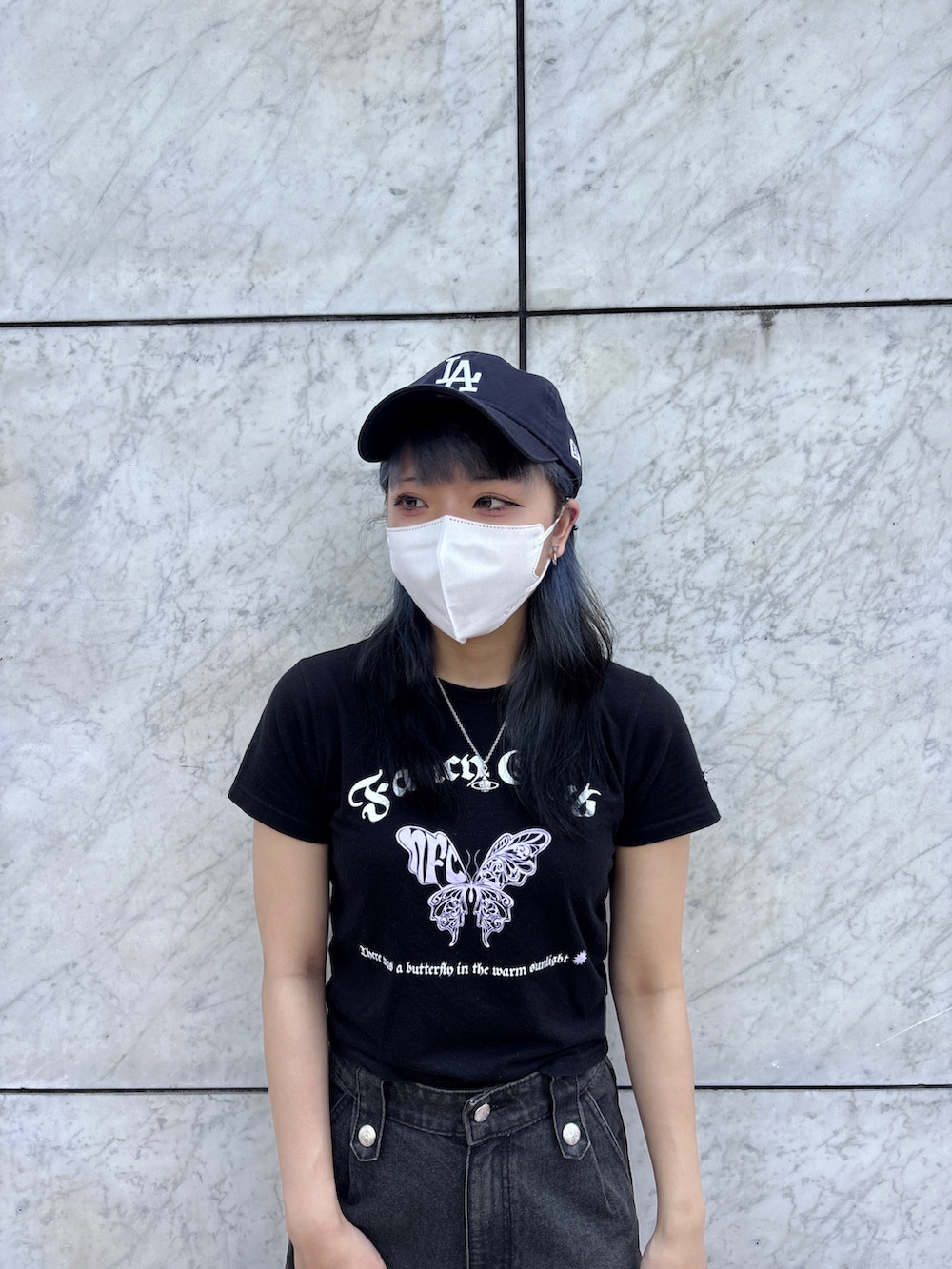 「デニム、夏コーデ、韓国ファッション、プチプラ、夏ファッション、夏服、半袖、キャップ、キャップコーデ、NEWERA、newera、override、override 、OVERRIDE」｜「jouetieの2WAYレングスウエスタンデニム【セットアップ対応】（デニムパンツ、ブラック系）」を使った、ももさん（レディース・162cm）の夏コーディネートの2枚目の写真