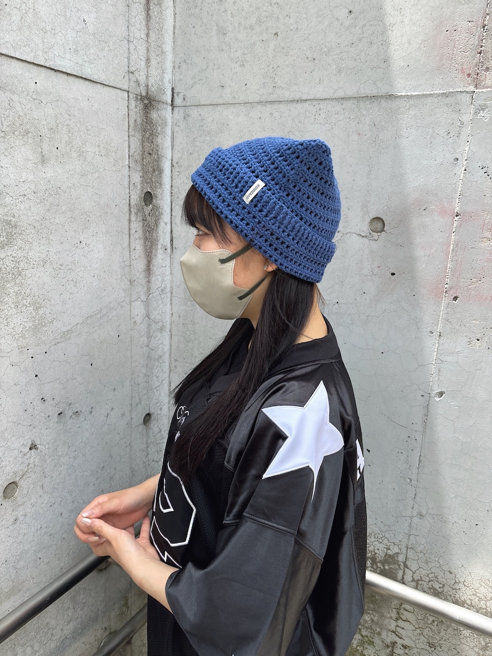 「ねこみみニット帽、ネコミミ、ニット帽、夏コーデ、モノトーン、韓国ファッション、Dr.Martens、override 、スポーツミックス、厚底シューズ」｜「Dr. Martensのアイテム（ブーツ、ブラック系）」を使った、ももさん（レディース・162cm）の夏コーディネートの3枚目の写真