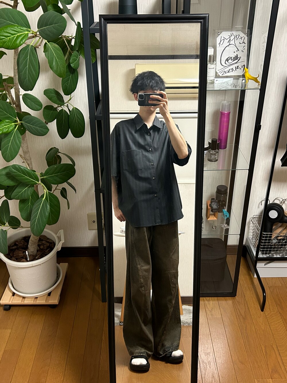 「レイヤードスタイル、プチプラ、きれいめカジュアル、夏コーデ、さらっと晴れやかスナップ、今日のコーデ、シンプルコーデ、カジュアルコーデ、シャツ、メンズファッション、デニム、シャツスタイル、デニムパンツ」｜「WYM LIDNMの【WYM】Twisted Curved Wide Denim（デニムパンツ、ブルー系）」を使った、☺︎kazuya☺︎さん（メンズ・175cm）の夏コーディネートの2枚目の写真