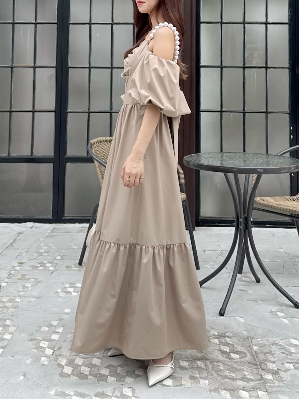 「ワンピ、ワンピース、ワンピーススタイル、ワンピースコーデ、ベージュ、ベージュコーデ」｜「dazzlinの【吉田朱里】パール2wayボリュームワンピース（ワンピース、ベージュ系）」を使った、mikiさん（レディース・153cm）の夏コーディネートの5枚目の写真