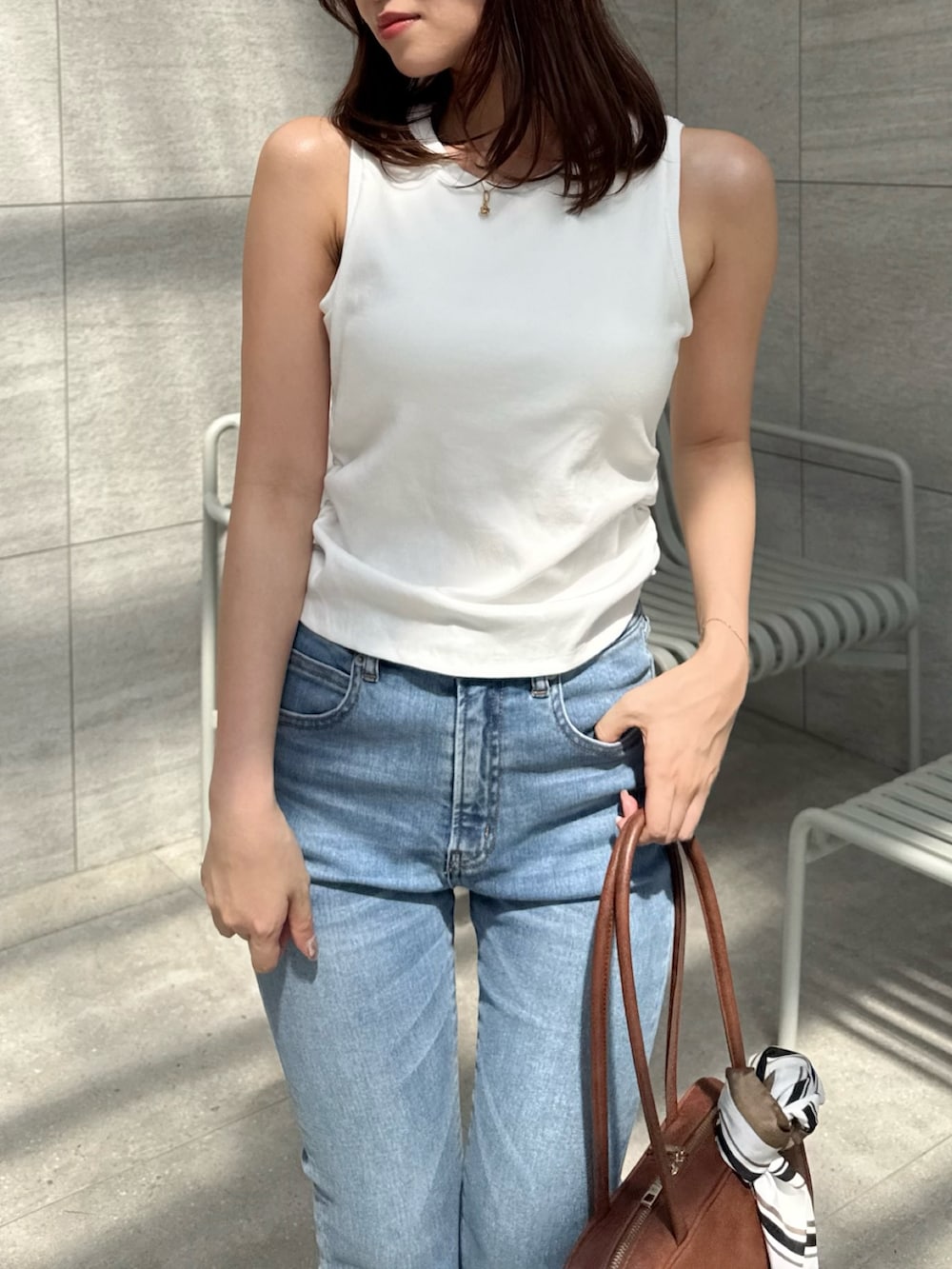 「デニム、タンク、タンクトップ、タンクトップコーデ、デニムパンツ、デニムコーデ」｜「dazzlinの【吉田朱里】メイクアップフレアデニムパンツ（デニムパンツ、ブルー系）」を使った、mikiさん（レディース・153cm）の夏コーディネートの8枚目の写真