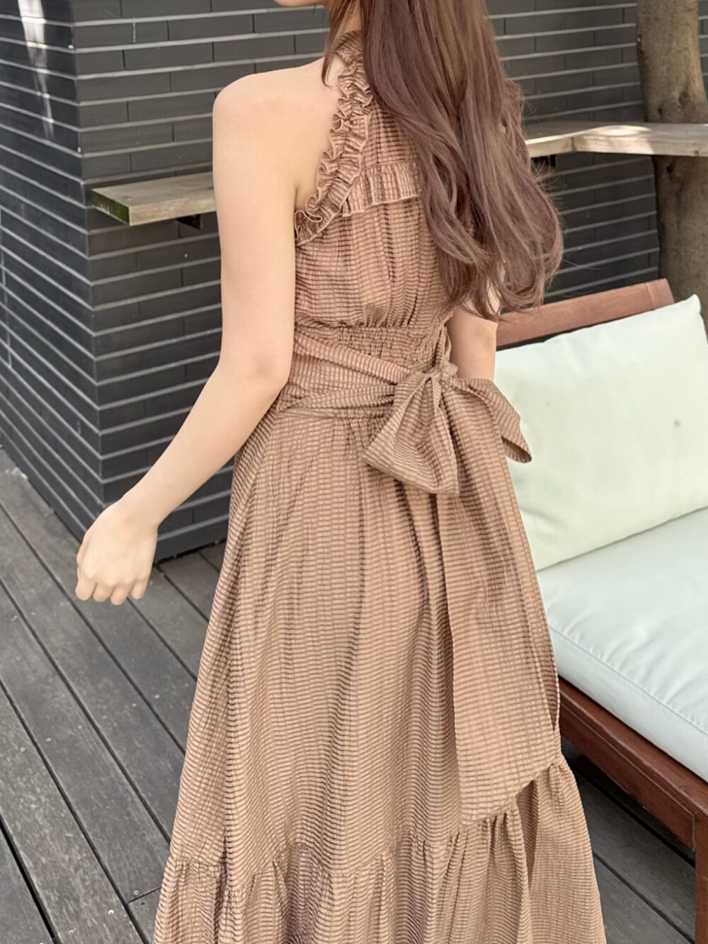 「ワンピ、ワンピース、ワンピースコーデ、アメスリ、アメスリワンピ、夏ワンピ、夏ワンピース、リゾート、リゾートスタイル、リゾートコーデ、リゾートワンピ、低身長、低身長コーデ、低身長女子」｜「dazzlinのアメスリフリルシェイプワンピース（ワンピース、ブラウン系）」を使った、mikiさん（レディース・153cm）の春コーディネートの7枚目の写真