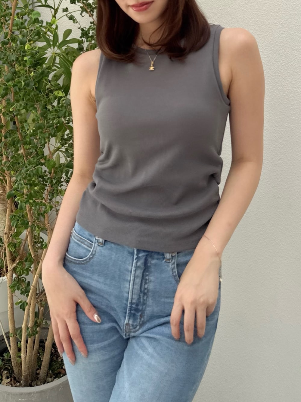 「デニム、タンク、タンクトップ、タンクトップコーデ」｜「dazzlinの【吉田朱里】メイクアップフレアデニムパンツ（デニムパンツ、ブルー系）」を使った、mikiさん（レディース・153cm）の夏コーディネートの7枚目の写真