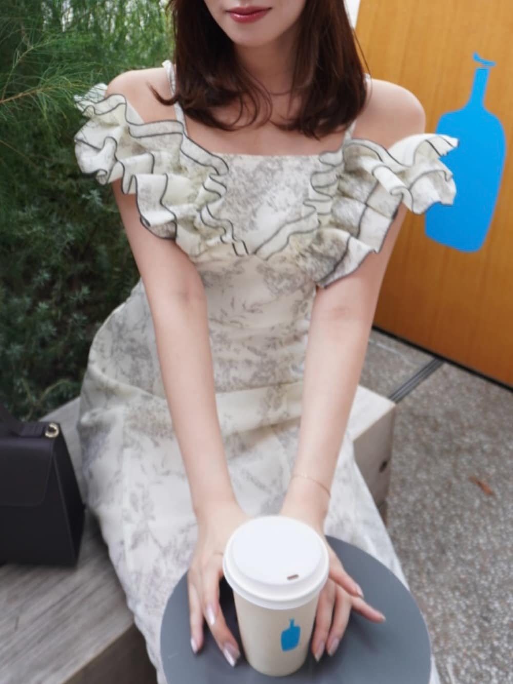 「ワンピ、ワンピース、ワンピーススタイル、ワンピースコーデ、花柄、花柄ワンピース」｜「dazzlinのカスレフラワーIラインワンピース（ワンピース、ホワイト系）」を使った、mikiさん（レディース・153cm）の夏コーディネートの2枚目の写真