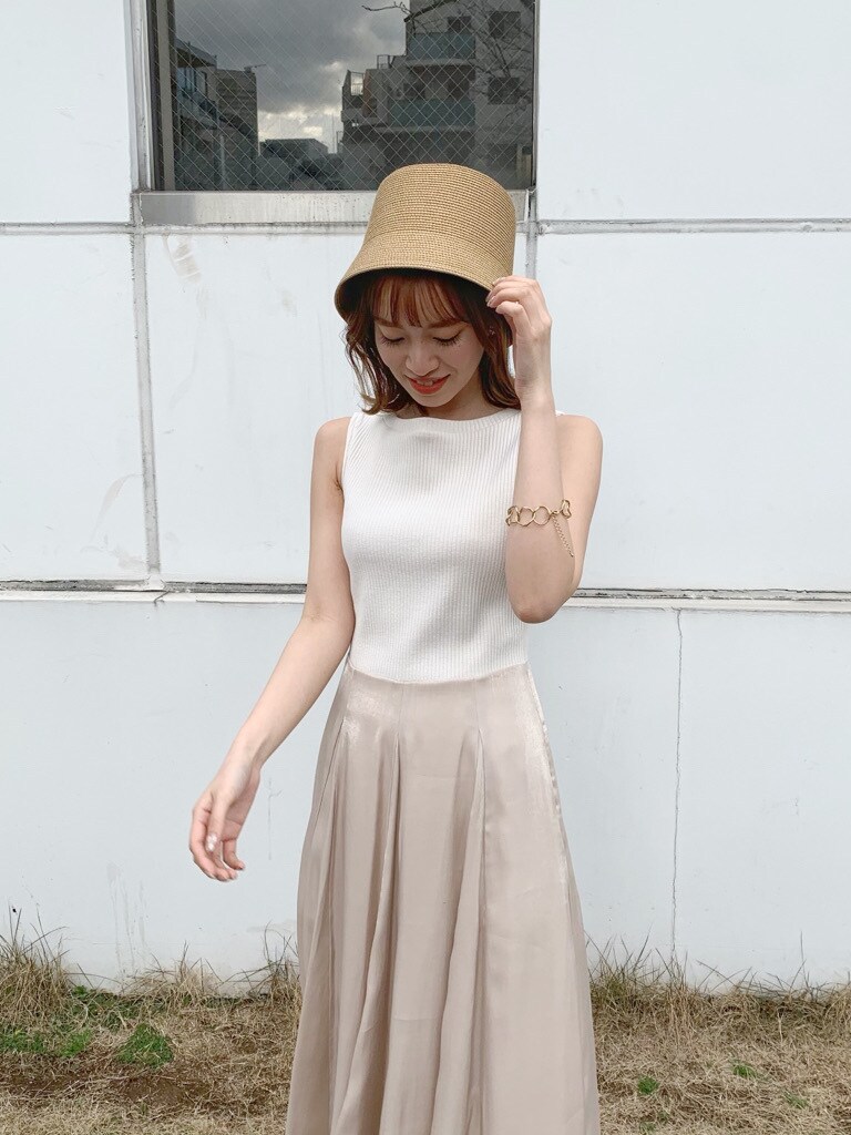 「dazzlinのトウィンクルグロスフレアワンピース（ワンピース、ベージュ系）」を使った、mikiさん（レディース・153cm）の春コーディネートの7枚目の写真