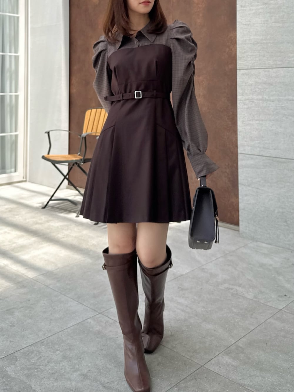 「dazzlinの長袖レイヤードシャツミニワンピース（ワンピース、ブラウン系）」を使った、mikiさん（レディース・153cm）の夏コーディネートの6枚目の写真