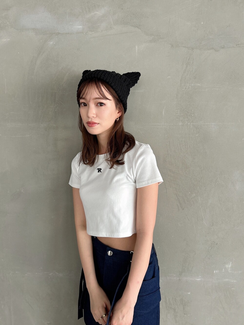 「猫耳、猫耳ニット帽、クロップドトップス、ローライズ」｜「dazzlinの【Taeriコラボ】ローライズミリタリーミニスカート（スカート、ブルー系）」を使った、mikiさん（レディース・153cm）の夏コーディネートの5枚目の写真