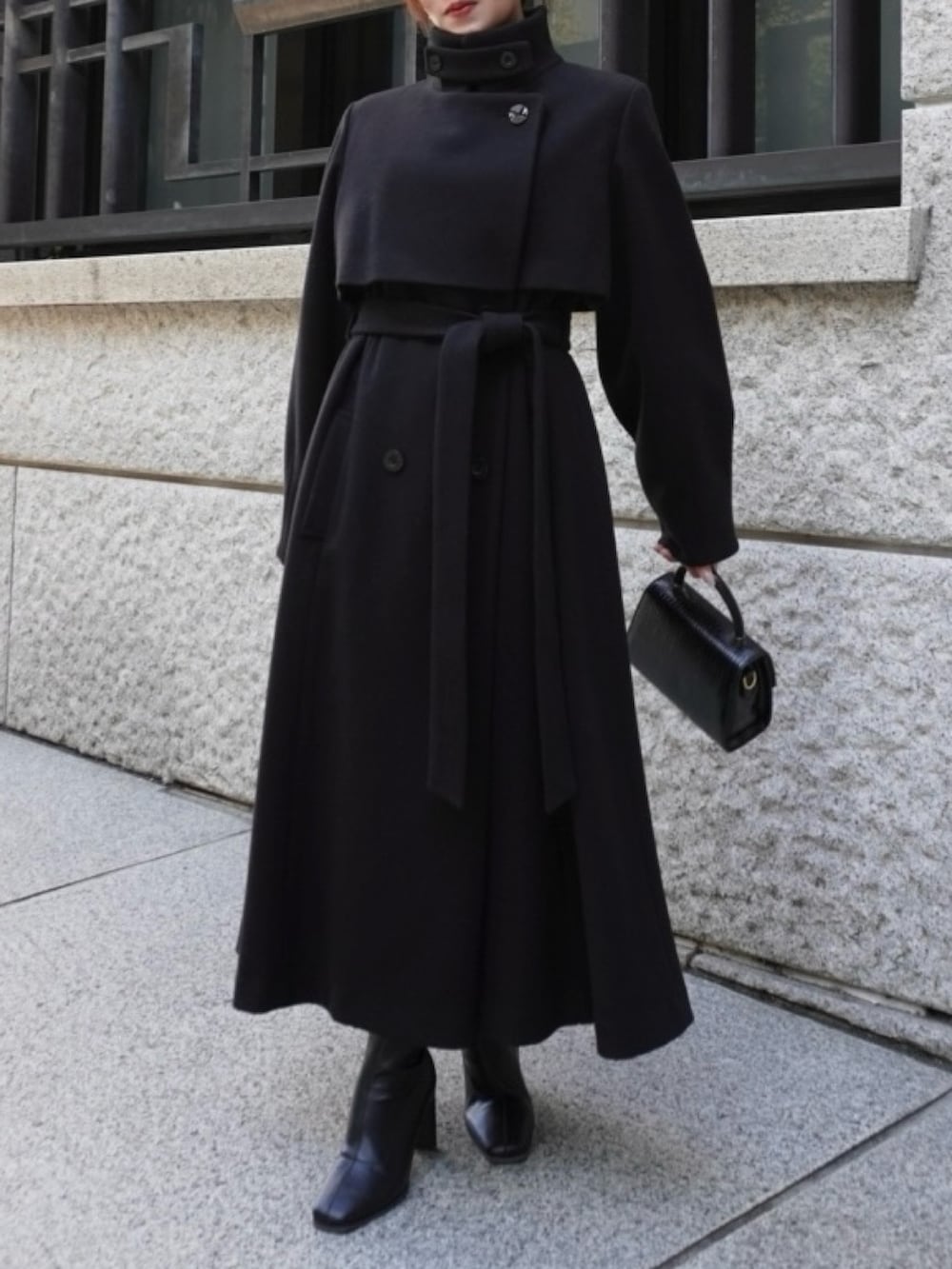 「ブラックコーデ、ブラック、ロングコート、ワントーンコーデ、モノトーンコーデ、クリスマスに着たい服、オフィスコーデ、オフィススタイル、韓国ファッション、女子会、モノトーン」｜「dazzlinの2WAYカラーレディコート【スタンドカラー可】（その他アウター、ブラック系）」を使った、mikiさん（レディース・153cm）の冬コーディネートの2枚目の写真
