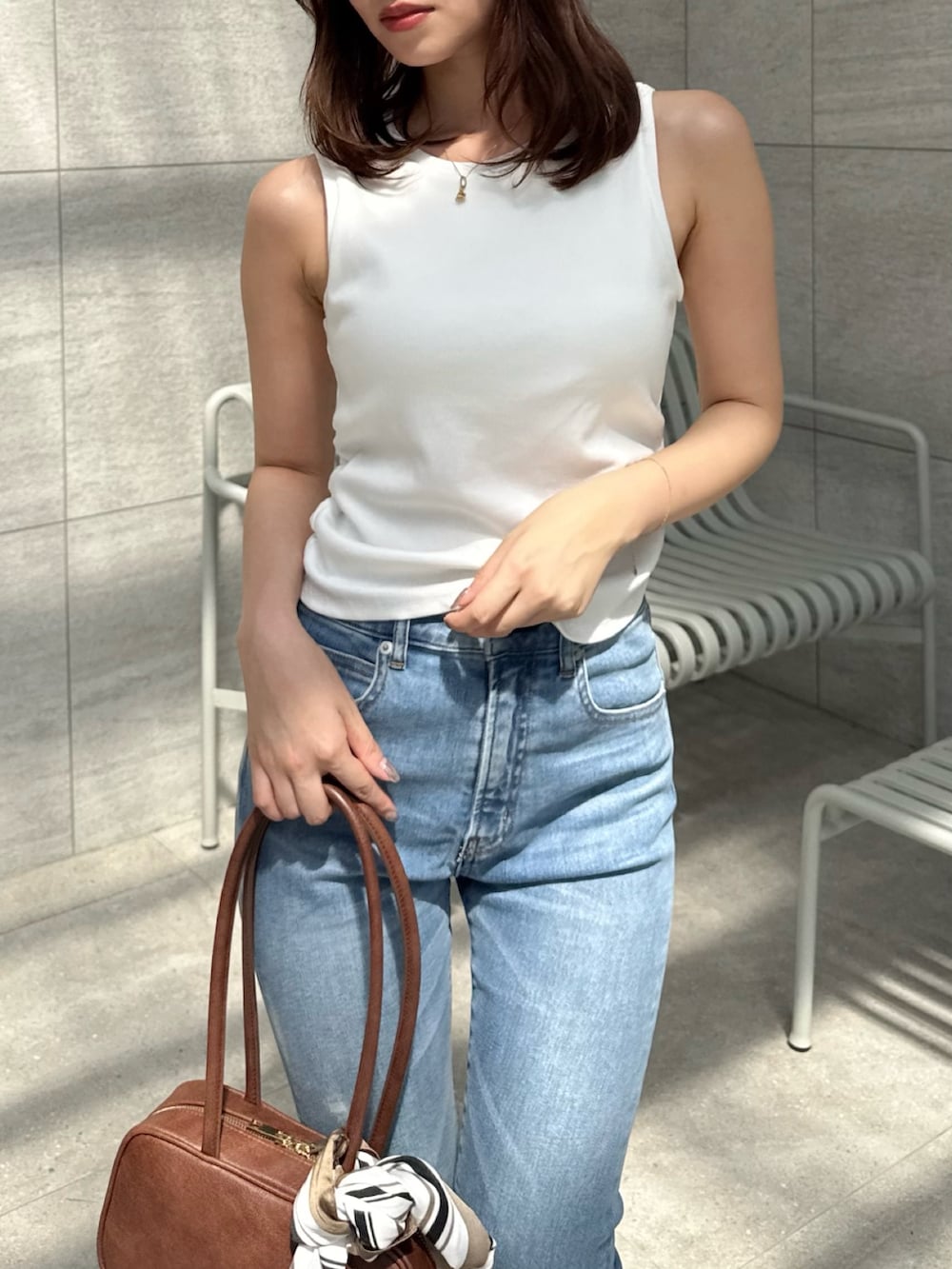 「デニム、タンク、タンクトップ、タンクトップコーデ、デニムパンツ、デニムコーデ」｜「dazzlinの【吉田朱里】メイクアップフレアデニムパンツ（デニムパンツ、ブルー系）」を使った、mikiさん（レディース・153cm）の夏コーディネートの7枚目の写真