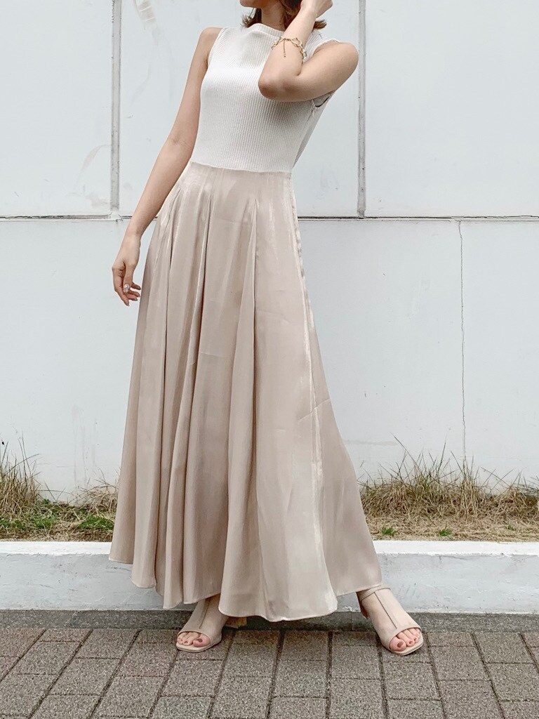 「dazzlinのトウィンクルグロスフレアワンピース（ワンピース、ベージュ系）」を使った、mikiさん（レディース・153cm）の春コーディネートの5枚目の写真
