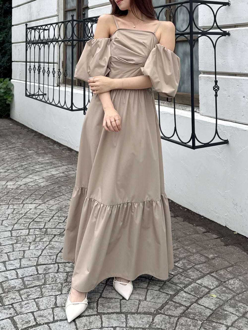 「ワンピ、ワンピース、ワンピーススタイル、ワンピースコーデ、ベージュ、ベージュコーデ」｜「dazzlinの【吉田朱里】パール2wayボリュームワンピース（ワンピース、ベージュ系）」を使った、mikiさん（レディース・153cm）の夏コーディネートの10枚目の写真
