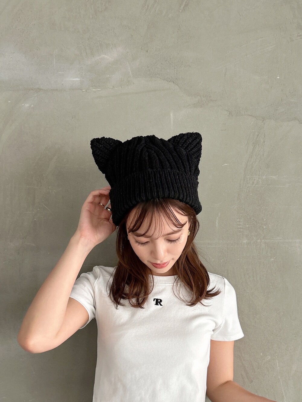 「猫耳、猫耳ニット帽、クロップドトップス、ローライズ」｜「dazzlinの【Taeriコラボ】ローライズミリタリーミニスカート（スカート、ブルー系）」を使った、mikiさん（レディース・153cm）の夏コーディネートの6枚目の写真