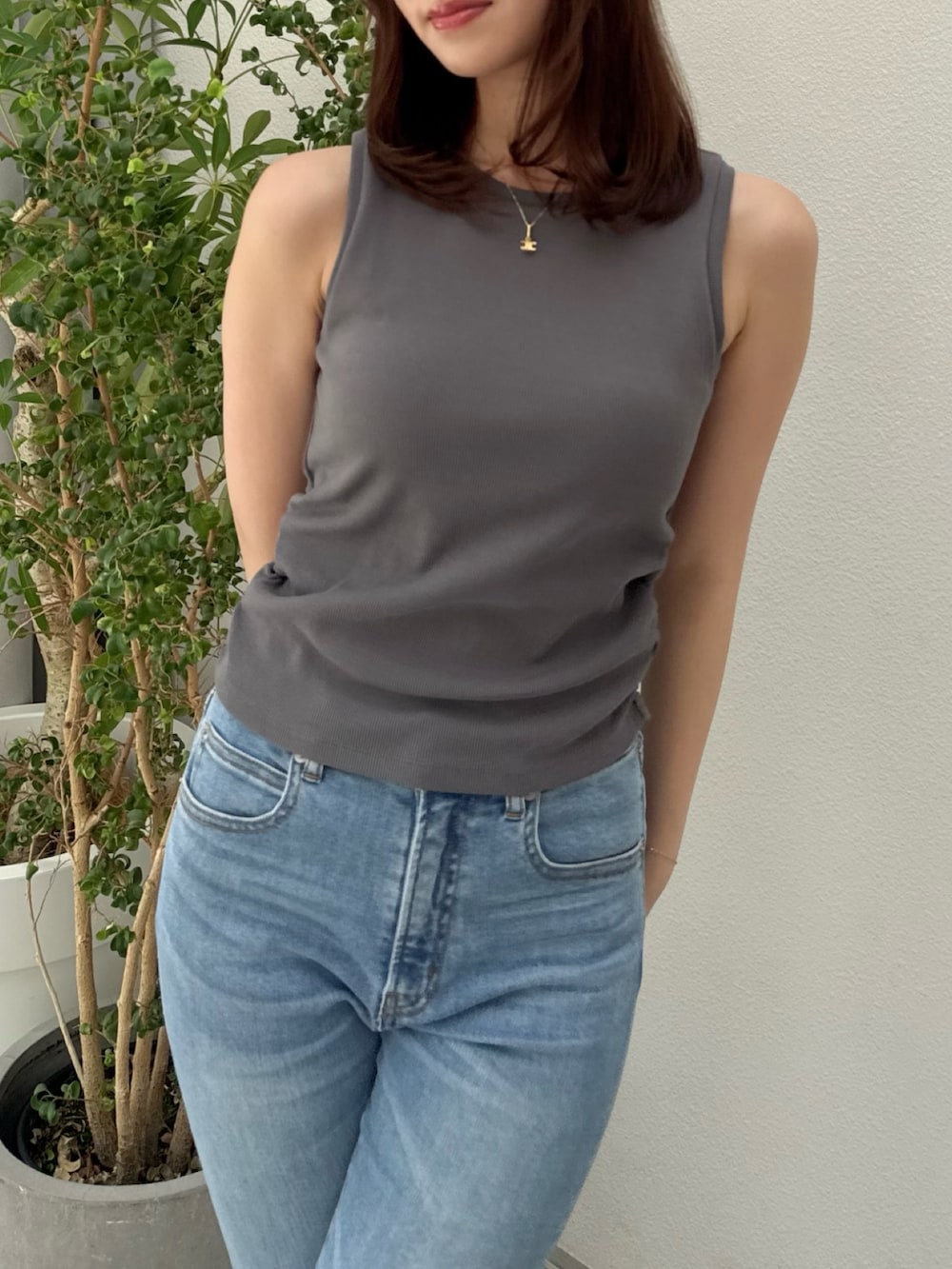 「デニム、タンク、タンクトップ、タンクトップコーデ」｜「dazzlinの【吉田朱里】メイクアップフレアデニムパンツ（デニムパンツ、ブルー系）」を使った、mikiさん（レディース・153cm）の夏コーディネートの6枚目の写真
