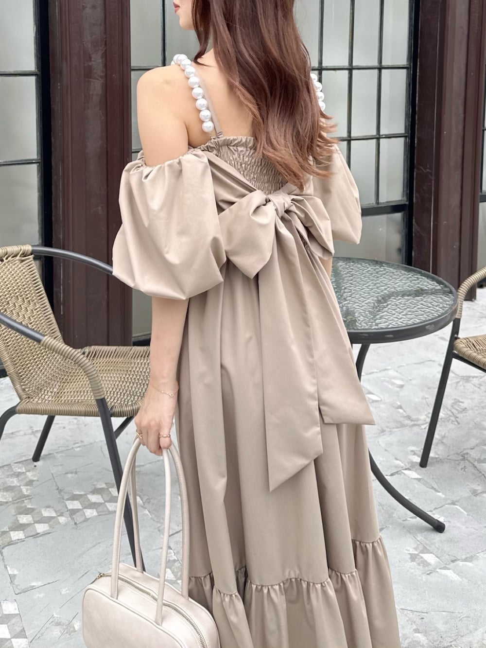 「ワンピ、ワンピース、ワンピーススタイル、ワンピースコーデ、ベージュ、ベージュコーデ」｜「dazzlinの【吉田朱里】パール2wayボリュームワンピース（ワンピース、ベージュ系）」を使った、mikiさん（レディース・153cm）の夏コーディネートの9枚目の写真