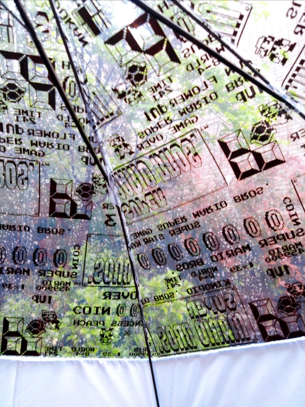 その他のTシャツ/カットソー、ブラック系のトートバッグ、ピンク系のスラックスを着用したレディースの春コーディネートの2枚目の写真