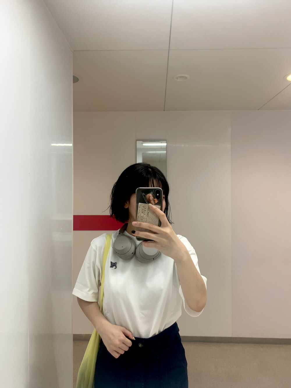 「休日コーデ、きれいめカジュアル、MAISON KITSUNE、シンプルコーデ、カジュアル、Tシャツ、大人カジュアル、スニーカー、campus 80's、adidas、Kastane、ootd、feepur、パーマ、おしゃれさんと繋がりたい」｜「adidasのキャンパス 80s / Campus 80s / アディダスオリジナルス adidas Originals（スニーカー、ブラウン系）」を使った、ミカンさん（レディース・157cm）の夏コーディネートの2枚目の写真