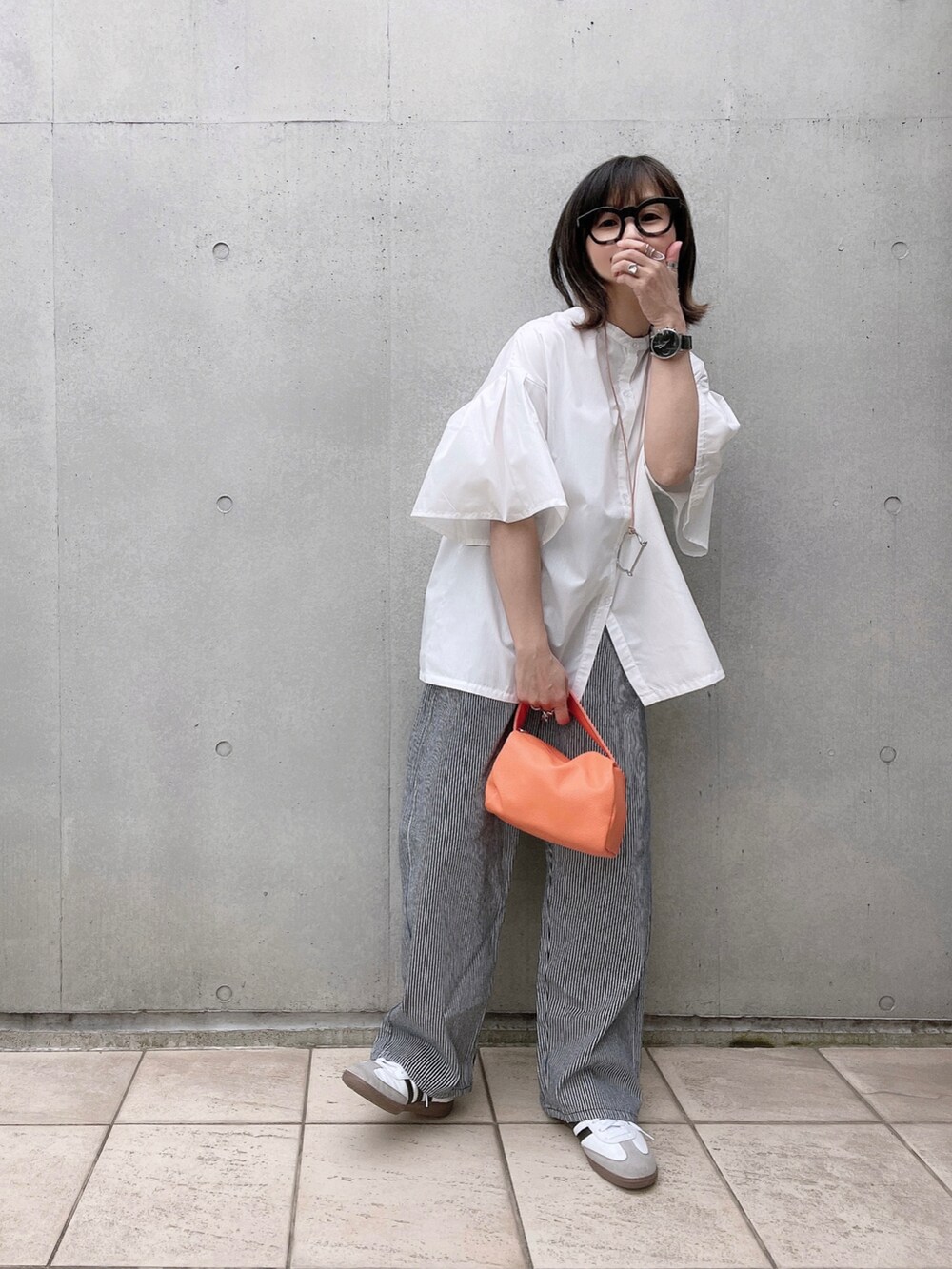 「シャツスタイル、bohmal、ボマール、春夏コーデ、シンプルコーデ、Lee、leejapan、大人カジュアル、オトナカジュアル、前後2way、ボリューム袖、低身長」|「bohmalの前後2way袖タックシャツ(シャツ/ブラウス、ホワイト系)」を使った、なな☺︎さん(レディース・155cm)の春コーディネートの5枚目の写真