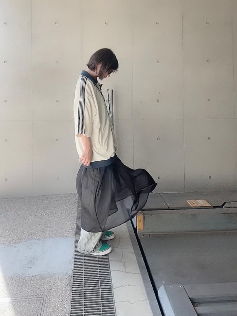 「make a ray!のハートモチーフロゴ ワンポイント刺繍 サイドライン ショートスリーブトラックジャケット/ジャージ/ビッグシルエット/ 「HAVE A NICE DAY」(ジャージ、ベージュ系)」を使った、なな☺︎さん(レディース・155cm)の春コーディネートの2枚目の写真