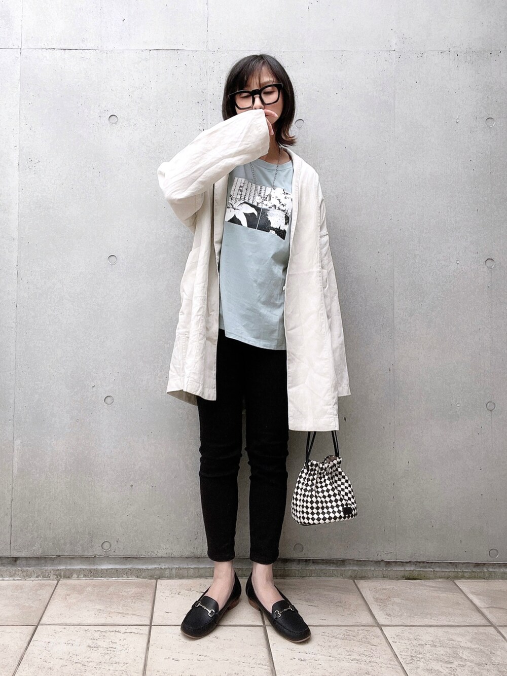 「ごきげんウィーク、休日スタイル、春夏コーデ、FORK&SPOON、URBAN RESEARCH DOORS、EACH、フォトプリントTシャツ、黒スキニー、ビットローファー、chiiiibag、大人カジュアル、オトナカジュアル、日焼け対策」|「EACH.のEACH / PHOTO PRINT TEE - GREEN -(Tシャツ/カットソー、グリーン系)」を使った、なな☺︎さん(レディース・155cm)の春コーディネートの2枚目の写真