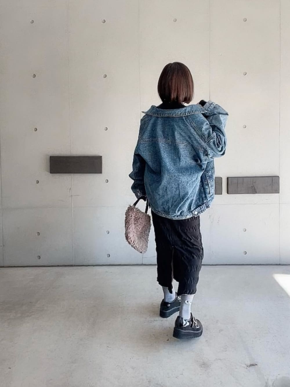 なな☺︎さんの「【サイズ展開あり】ビッグシルエットデニムジャケット（select MOCA）」を使ったコーディネートの4枚目の写真